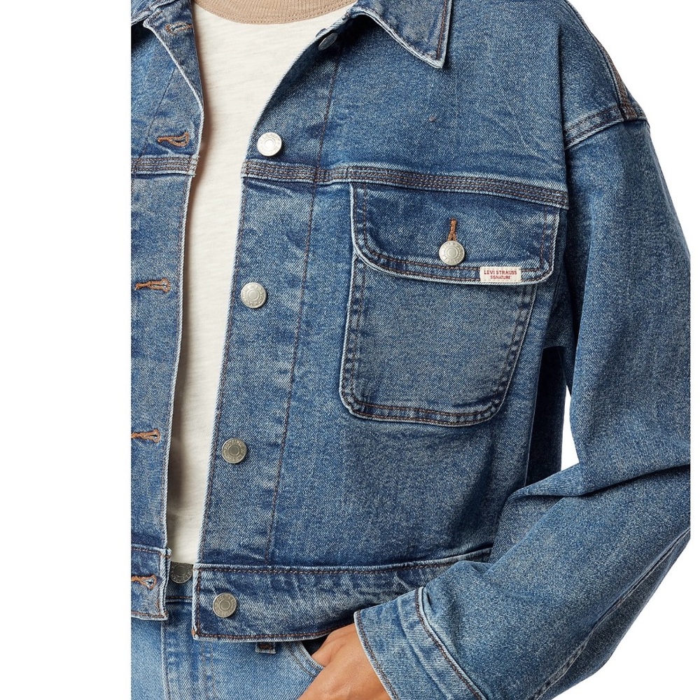 Levi Strauss Signature Women's Relaxed
Trucker Jacket - Picture 5 of 6